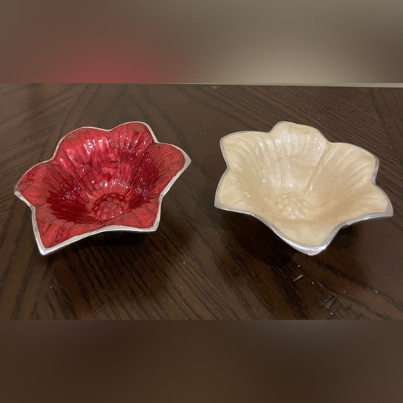 Set of 2 Julia Knight Lily Bowls - Picture 2 of 7